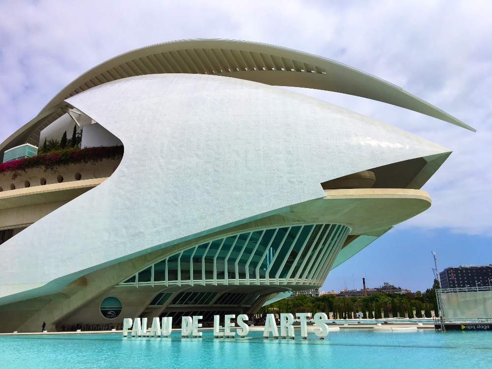 Explore Valencia with a bike tour